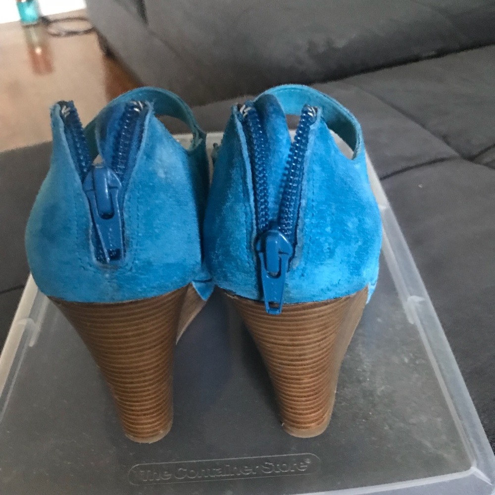 Shoes - Picture 2 of 3